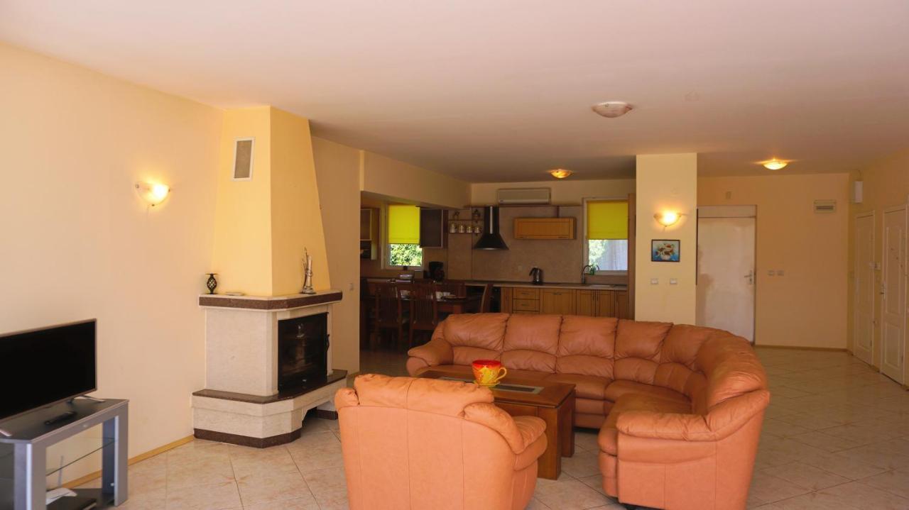Вила Релакс - Villa Relax Sokolovo Eksteriør bilde