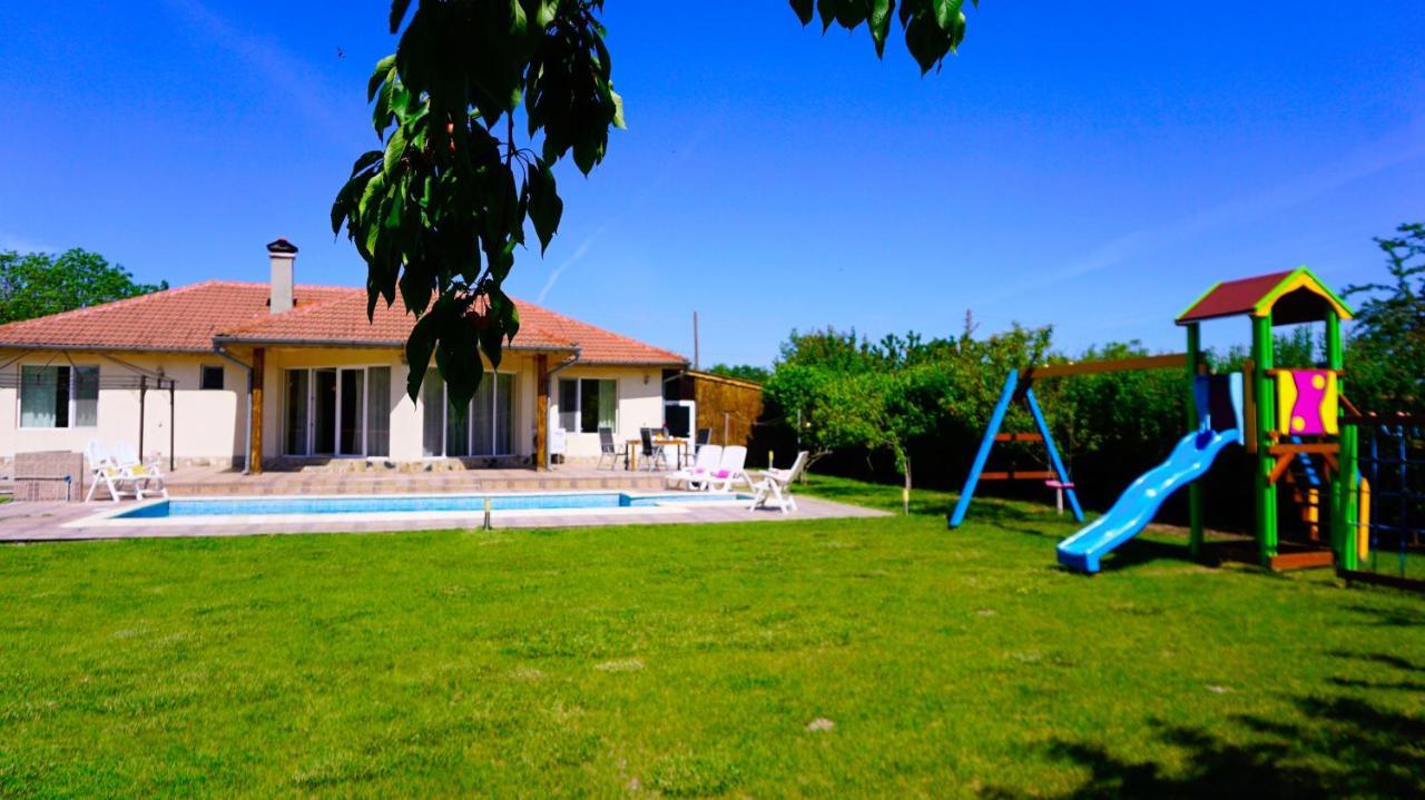 Вила Релакс - Villa Relax Sokolovo Eksteriør bilde