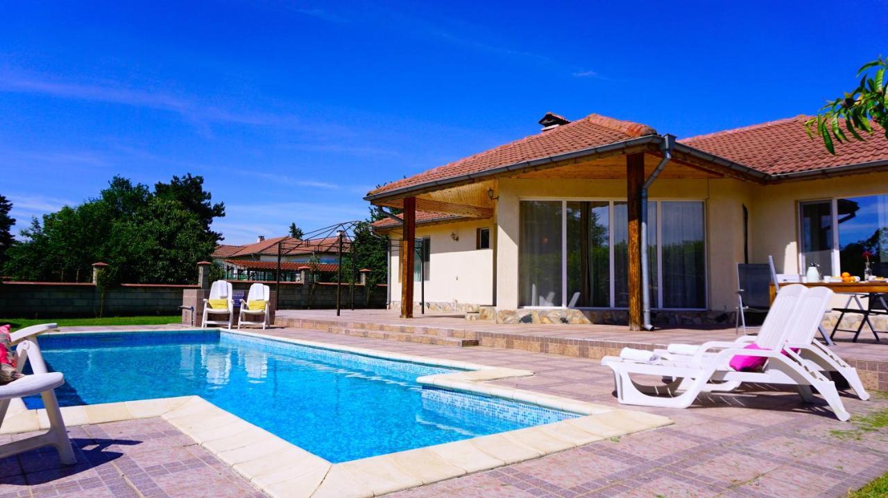 Вила Релакс - Villa Relax Sokolovo Eksteriør bilde