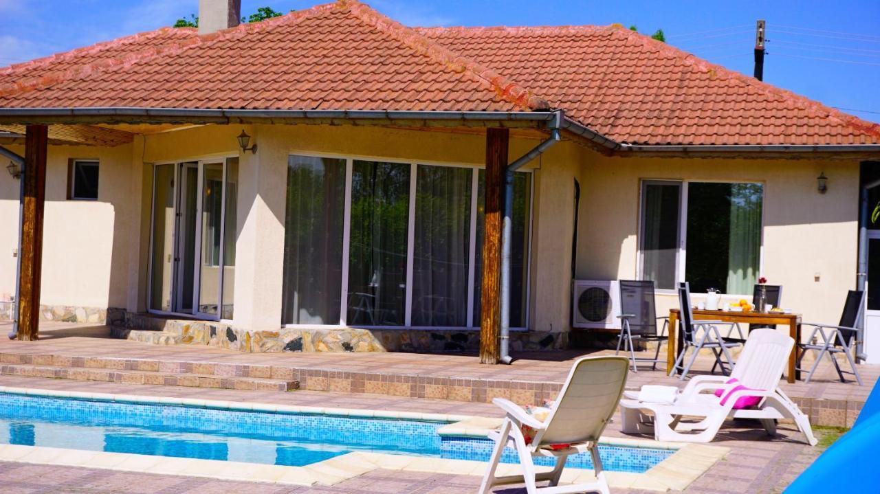 Вила Релакс - Villa Relax Sokolovo Eksteriør bilde