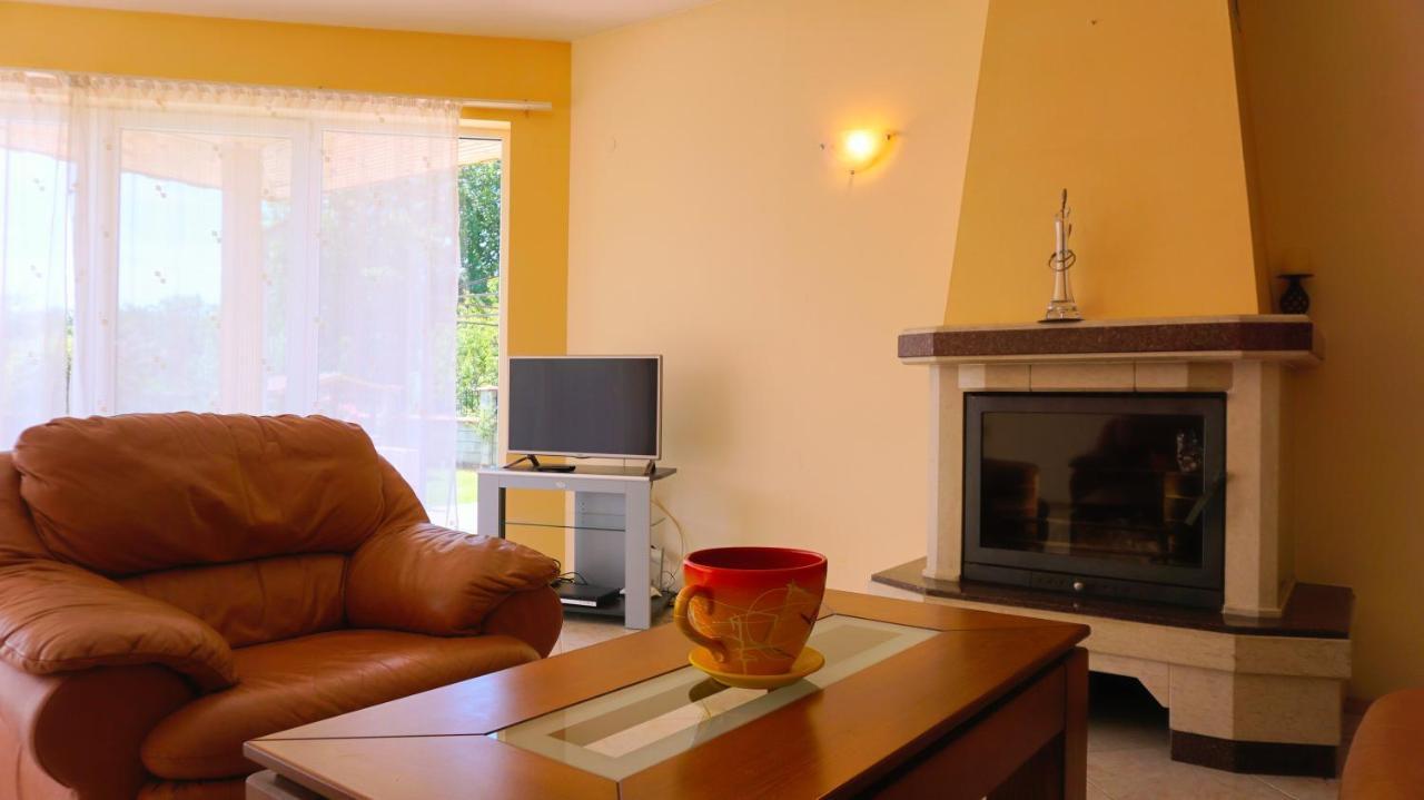 Вила Релакс - Villa Relax Sokolovo Eksteriør bilde