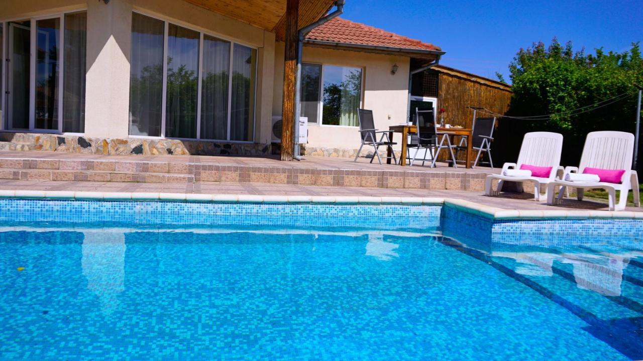 Вила Релакс - Villa Relax Sokolovo Eksteriør bilde