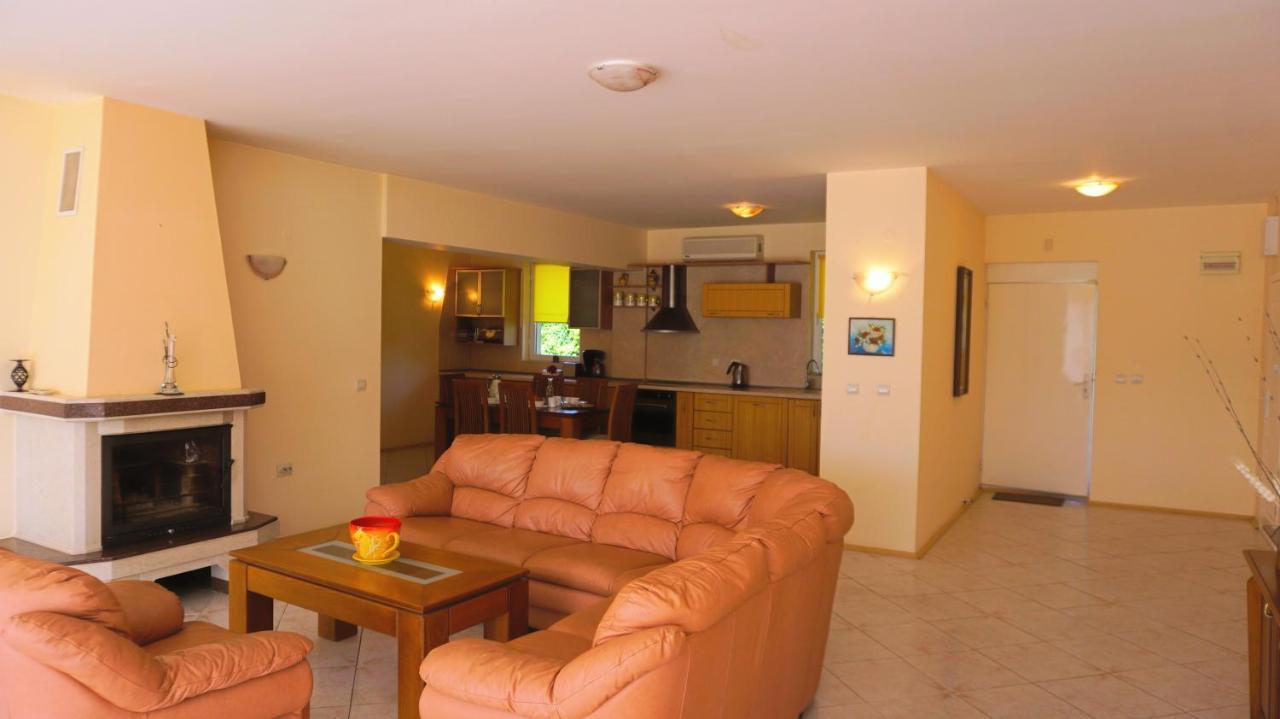 Вила Релакс - Villa Relax Sokolovo Eksteriør bilde